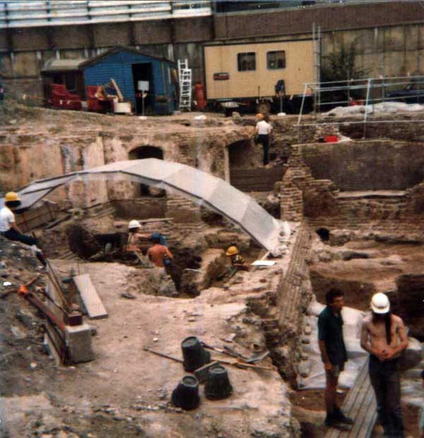 Nice shot of the ongoing excavation