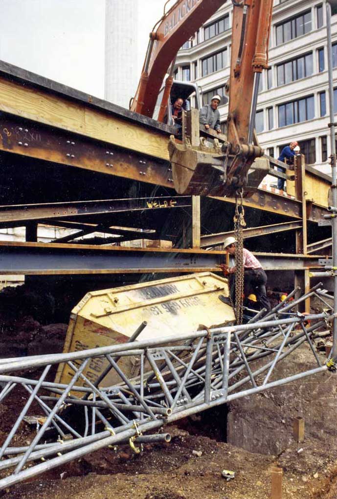 Regis House skip1 700