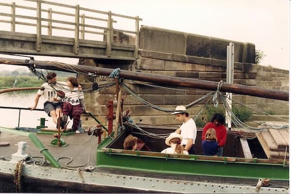 The Heroes at rest, Damian and Dana Goodburn gaze into one another's eyes while Ian keeps it under his hat